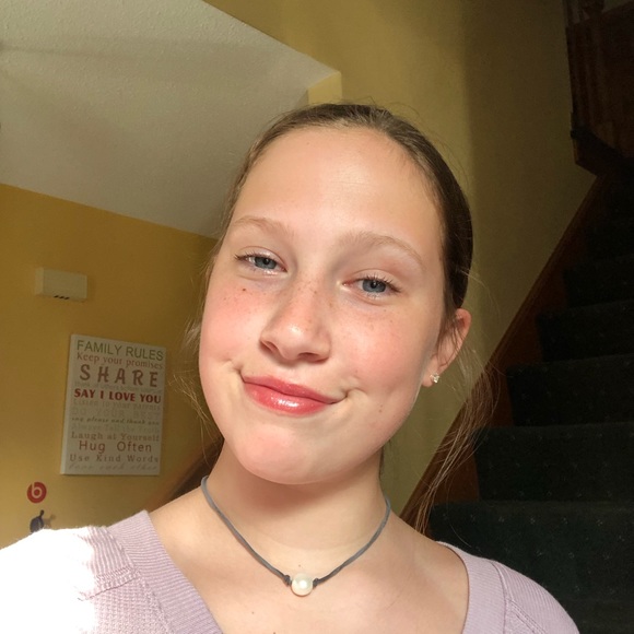 Meet your Posher, Cassidy - Picture 1 of 1